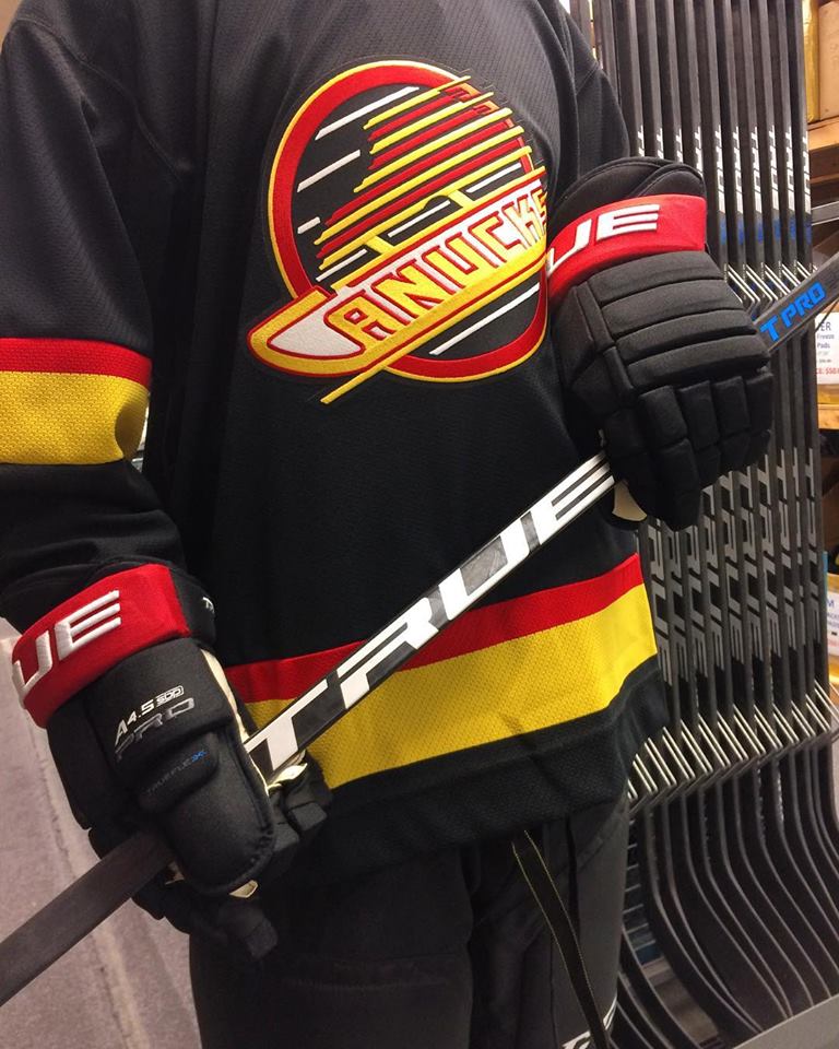 Sports-exchange-true-hockey-gloves