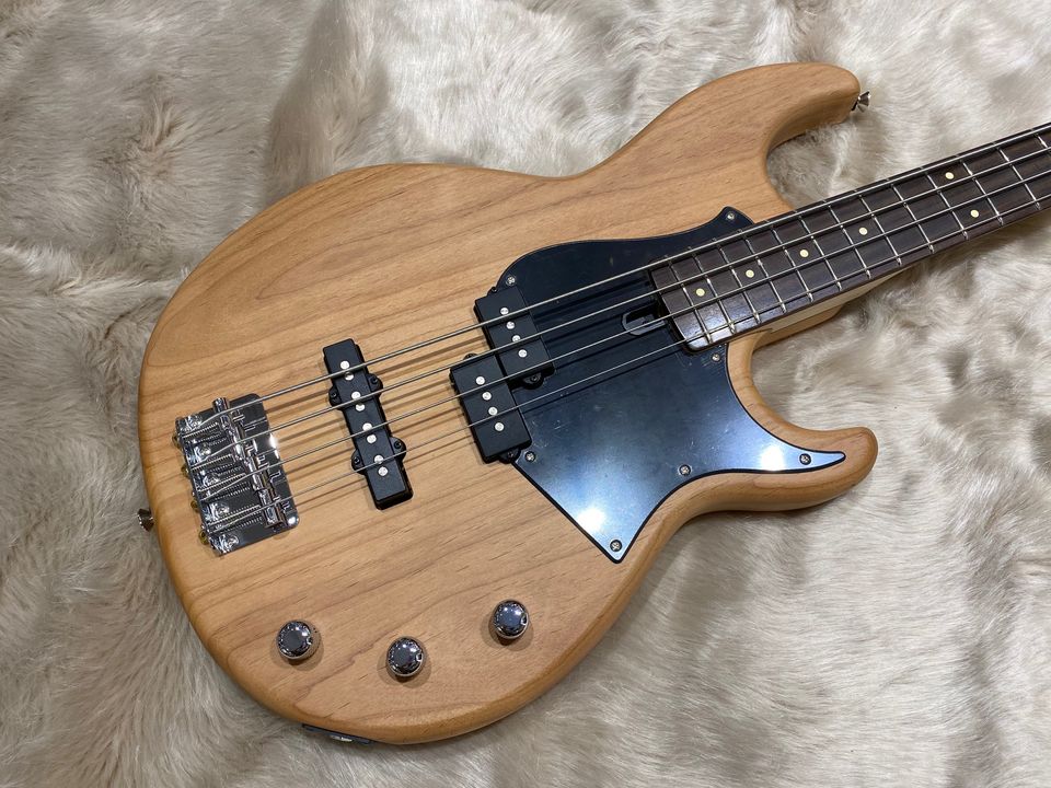 Yamaha-bass-guitar